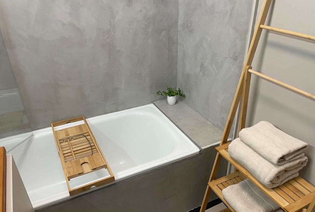 Appartement De Charme Au Pied De La Basilique Saint Remi Reims Eksteriør billede